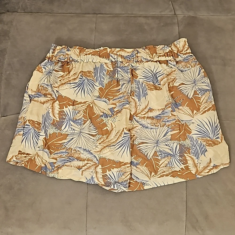 Aerie Woman's High Righ Floral Print Shorts. Sz: S - Picture 2 of 6